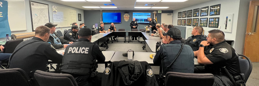 image of an officers briefing at the station 