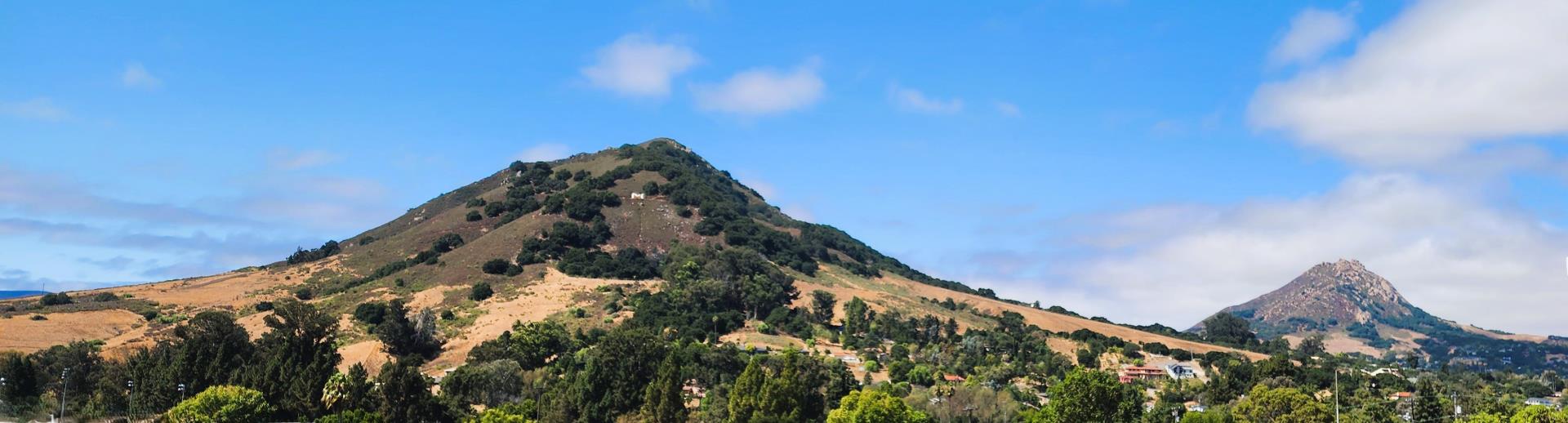 view of cerro and bishop peaks